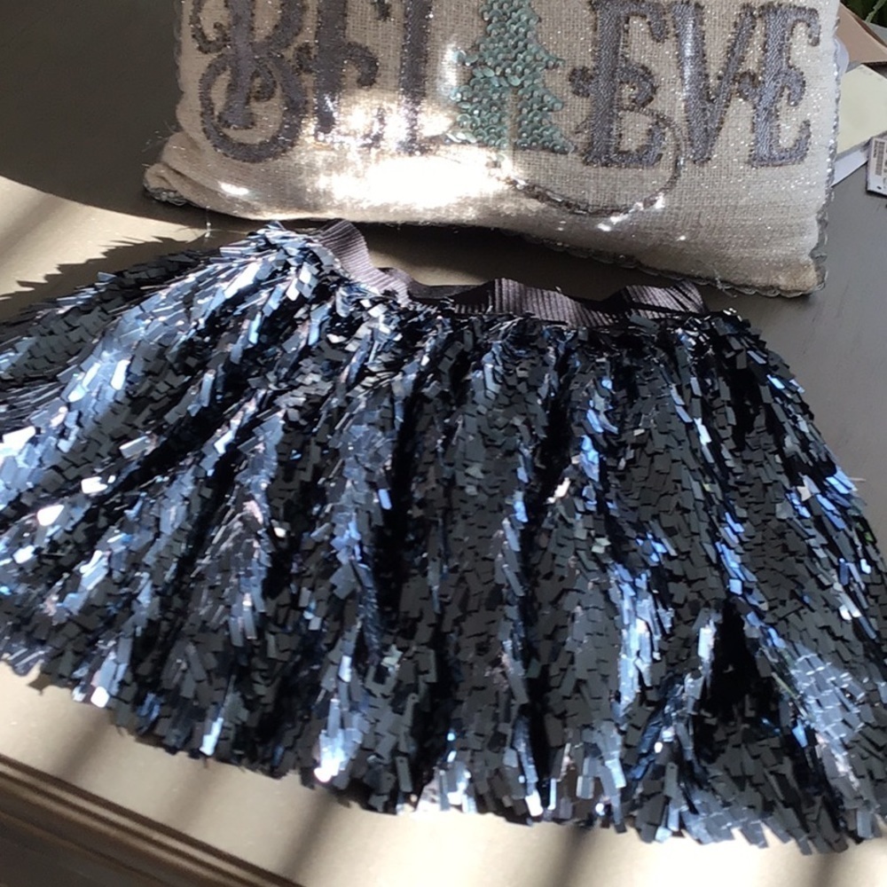 H&m sz 8/9 Girls skater skirt in blue sequins.EUC